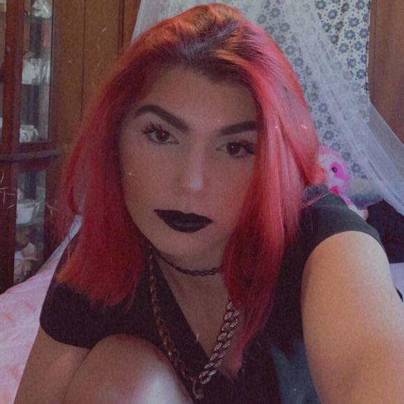 Profile Picture of Tabitha Long (@tabithalong) on Poshmark