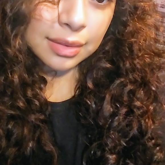 Profile Picture of Cristy Erroa (@k16guardado) on Poshmark