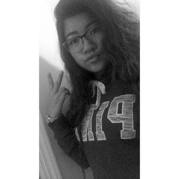 Profile Picture of Kayleen Sivilay (@xxkaay) on Poshmark