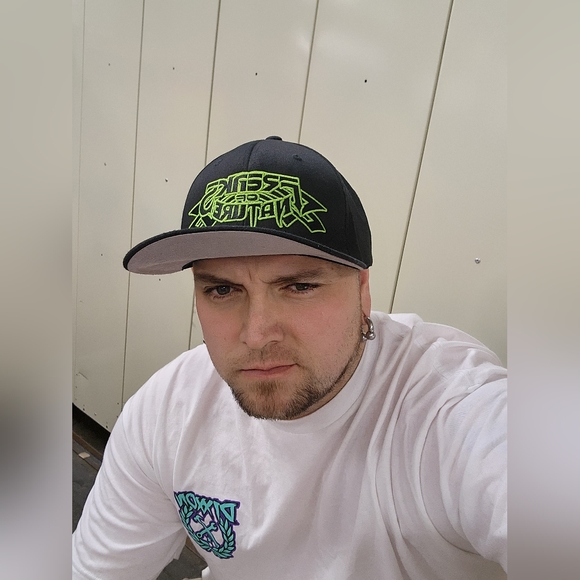 Profile Picture of Andrew Stretch (@stretch98027) on Poshmark