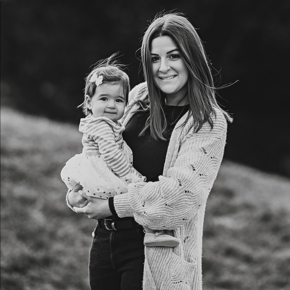 Profile Picture of Gina Fonash (@gfonash) on Poshmark