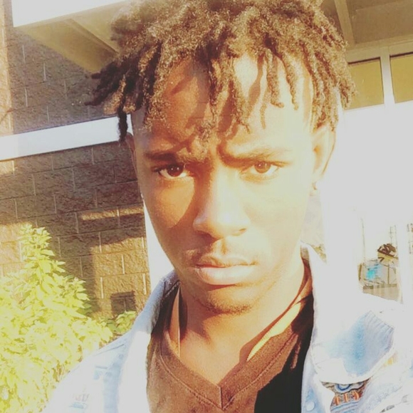 Profile Picture of Devonte White (@spazz0613) on Poshmark