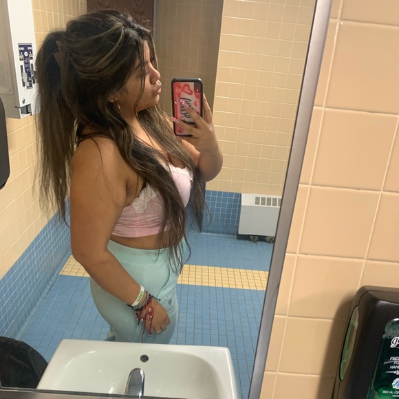 Profile Picture of Daniella Palencia (@d_palencia) on Poshmark