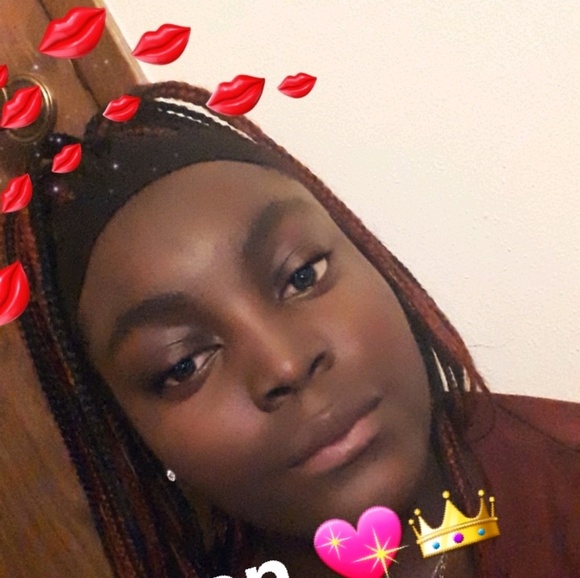 Profile Picture of Ugo A (@ugo_8) on Poshmark