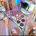 Profile Picture of پخش انلاين انواع لوازم آرایشی (@mark___gallery) on Instagram