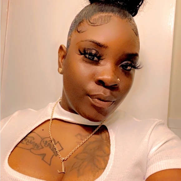 Profile Picture of Tonia Stevenson (@tonia_stevenson) on Poshmark