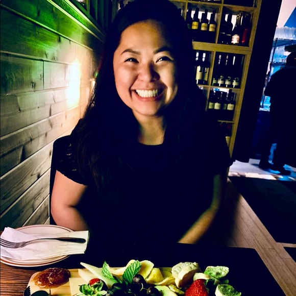 Profile Picture of Ming Liao (@mliao1884) on Poshmark