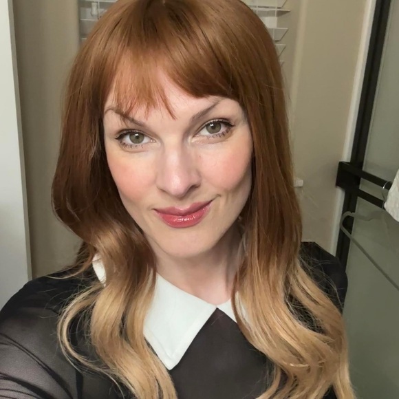 Profile Picture of Arcadia Dyer (@arcadiav23) on Poshmark