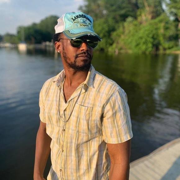 Profile Picture of James Stewart (@justinkredible) on Poshmark