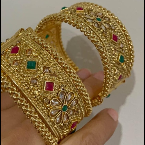 Kanu Kanu - Poshmark Profile Picture of Kanu Kanu (@kanu_kanu) on Poshmark