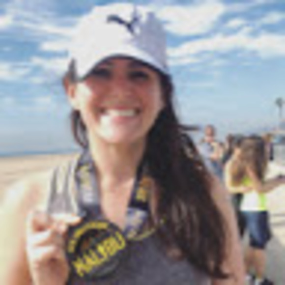 Profile Picture of Jasmine Heidari (@jasmineheidari) on Poshmark