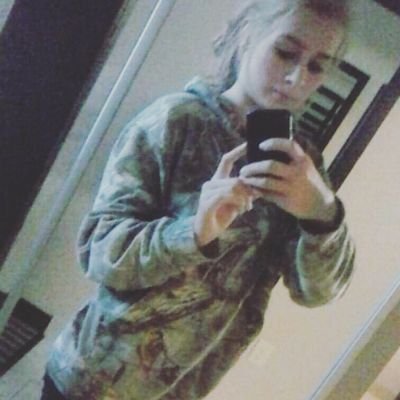 Profile Picture of Alexa Molyneux (@lil_midget_lexi) on Twitter