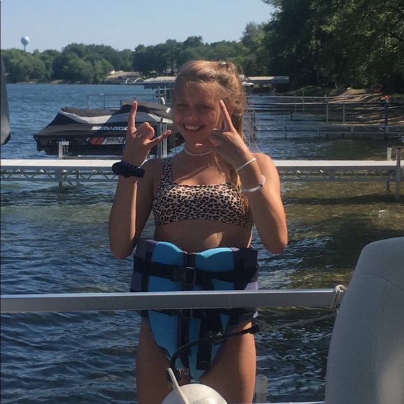 Brylei Delcastillo - Poshmark Profile Picture of Brylei Delcastillo (@bryleid) on Poshmark