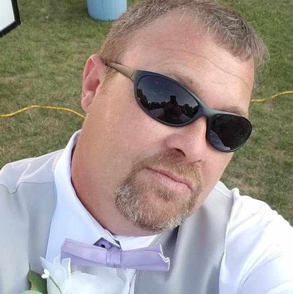 Profile Picture of Barry Fitzgerald (@barryfitz) on Poshmark
