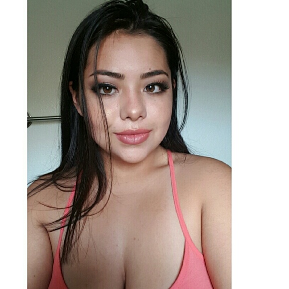 Profile Picture of Amy Dominguez (@amydominguez1) on Poshmark