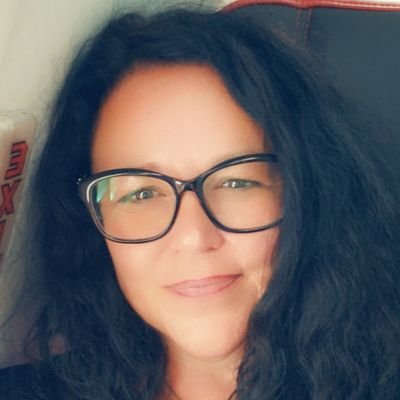 Profile Picture of Lori Meredith (@LoriLocklear74) on Twitter