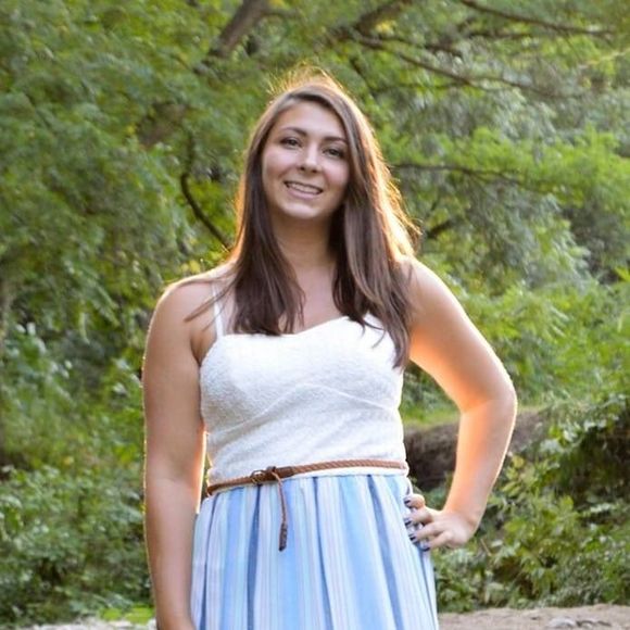 Profile Picture of Courtney Elliott (@courtneyelli751) on Poshmark