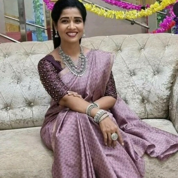 Profile Picture of Deepti avinash Pandey (@pandey843) on Poshmark