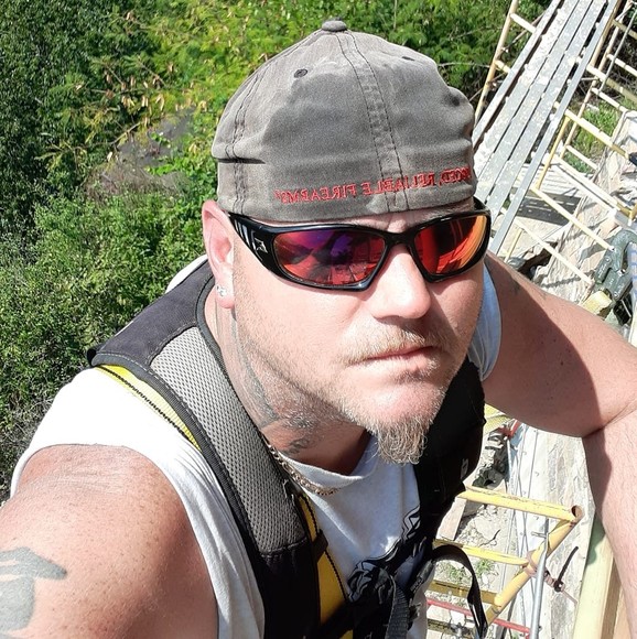 Profile Picture of Jason Windley (@jhwindley12) on Poshmark