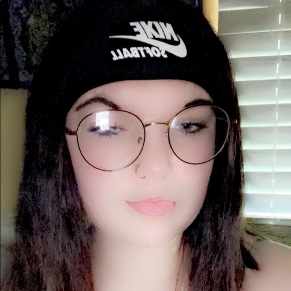 Profile Picture of Kyleigh Griggs (@griggs1219) on Poshmark