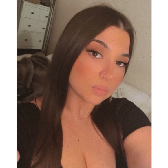 Profile Picture of Lisamarie Solazzo (@x0lisamariex01) on Poshmark