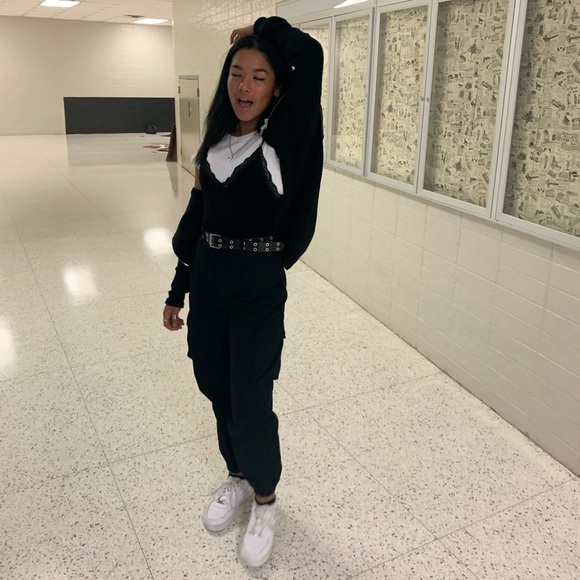 Profile Picture of Mia Terry (@miaaterry) on Poshmark