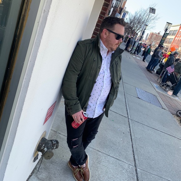 Profile Picture of Drew Wright (@drew2733) on Poshmark