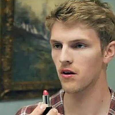 Profile Picture of Julia Koen (@JuliaKoen) on Twitter