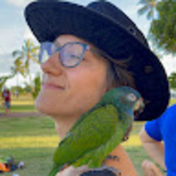 Profile Picture of Alice Colby (@alicecolby) on Poshmark