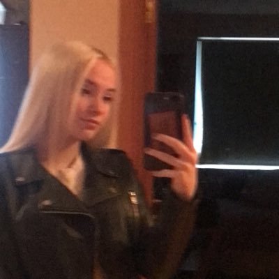 Profile Picture of Iris Beck (@irisbeck11) on Twitter