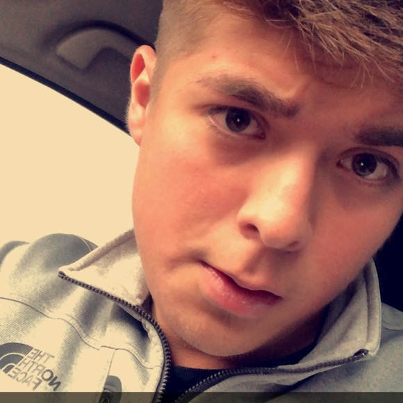 Profile Picture of Michael Trigueros (@jrsalesman98) on Poshmark