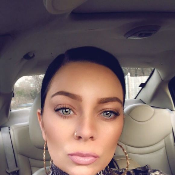 Profile Picture of Sarah Diagostino (@sarahdiagostino) on Poshmark