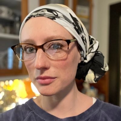 Profile Picture of Sarah Hutto (@huttopian) on Twitter