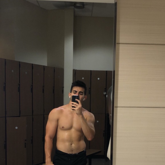 Profile Picture of Aaron Rocha (@aaron019760) on Poshmark