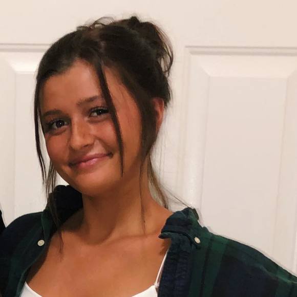 Profile Picture of Kealey nicole Buskill (@kealeyb) on Poshmark