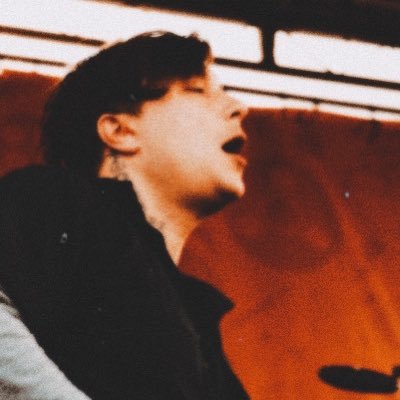 Profile Picture of Drew ↯ (@stalesushiroll) on Twitter