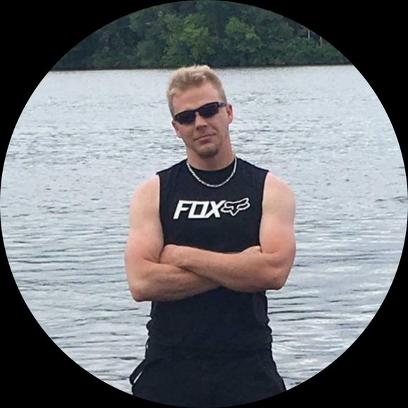 Profile Picture of Jason Plohocky (@jasonhocky) on Poshmark