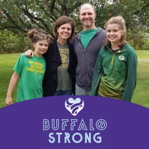 Profile Picture of Lana Matzek (@lanamatzek) on Poshmark