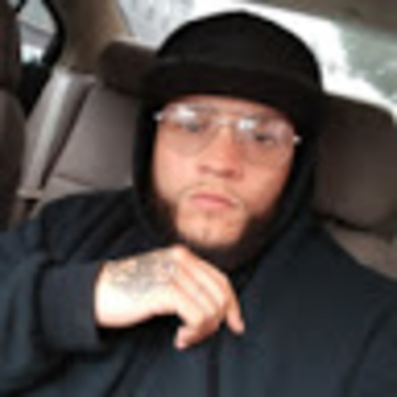 Profile Picture of Remedy Celotti (@remedycelotti) on Poshmark