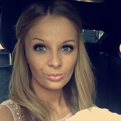 Profile Picture of Faye Knight (@Faye9787) on Twitter