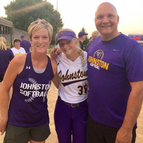 Profile Picture of Jayna Gossling (@jbgossling) on Poshmark