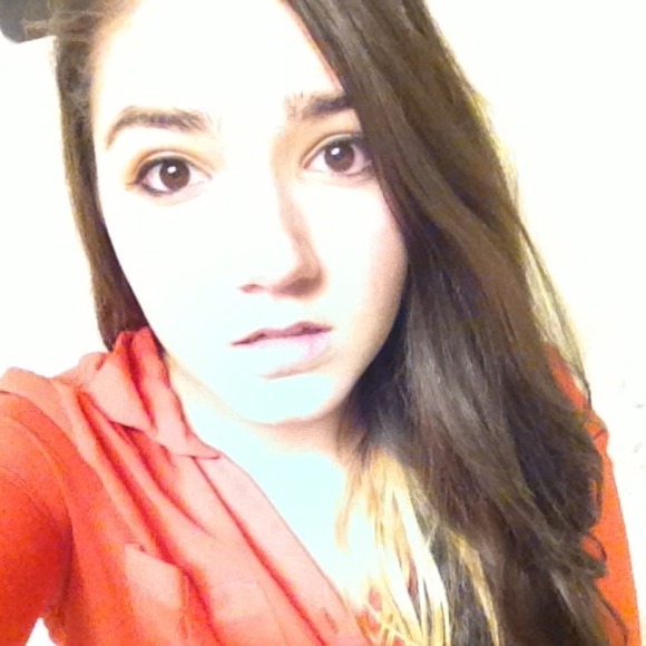 Profile Picture of Ambreen Raza (@ambreenraza) on Poshmark