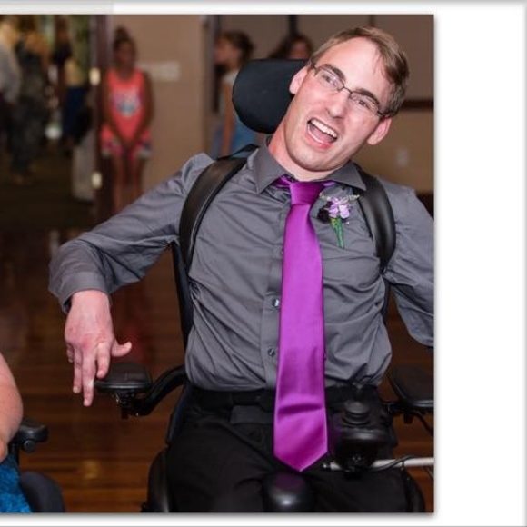 Profile Picture of Darrin Simon (@darrinsimon1015) on Poshmark