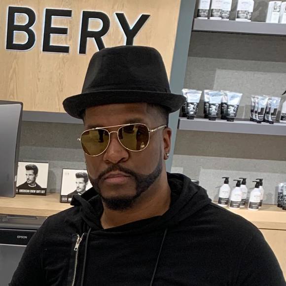 Profile Picture of Shannon Chandler (@shannonchand962) on Poshmark