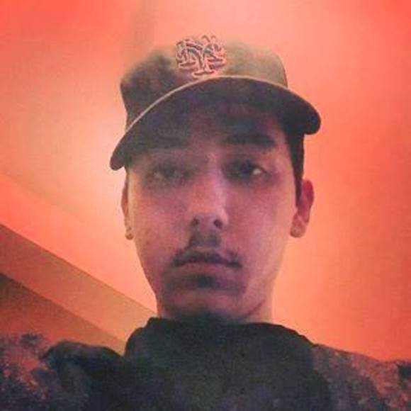 Profile Picture of Sami Pacuku (@samipacuku) on Poshmark