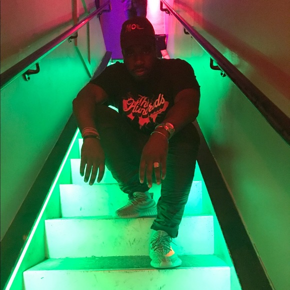 Profile Picture of Samuel Lester (@macwave92) on Poshmark