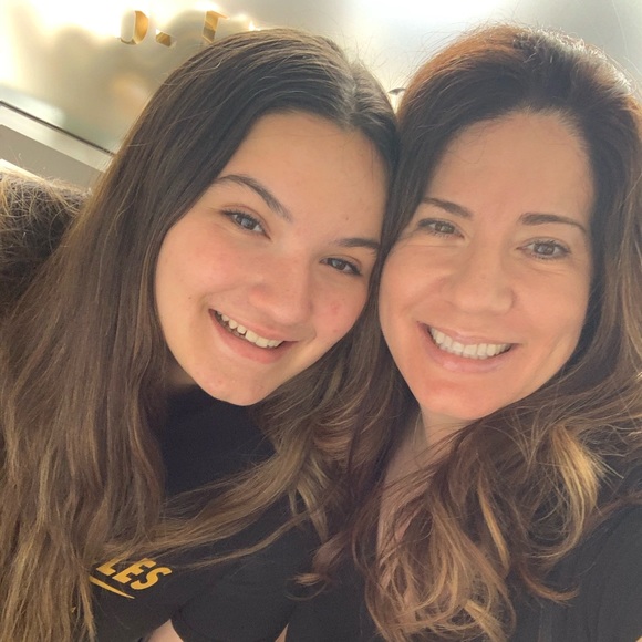 Profile Picture of Dawn Moroney (@dawn_moroney) on Poshmark