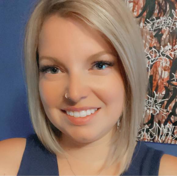 Profile Picture of Sarah Bajak (@sbajak14) on Poshmark