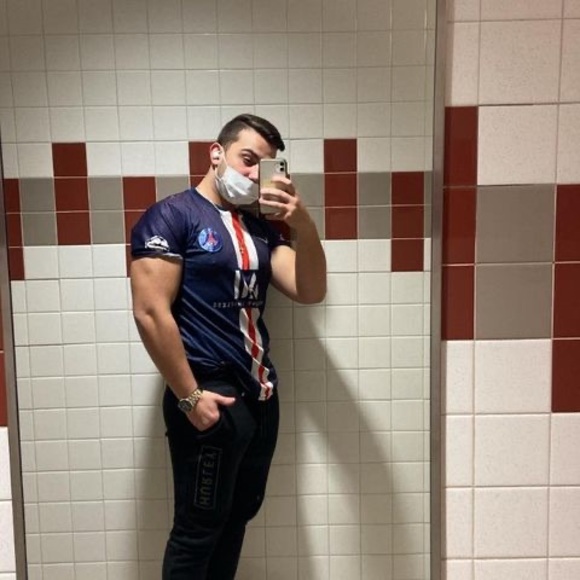 Profile Picture of Guilherme Calegari (@guigacalegari) on Poshmark