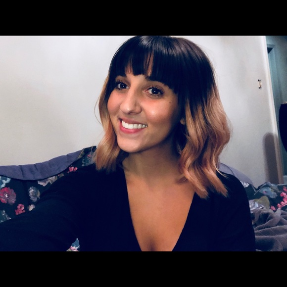Profile Picture of Ariana Bugara (@arianabugara) on Poshmark